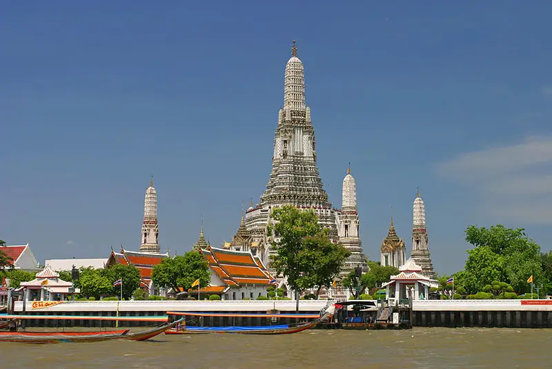 Wat_Arun_from_Chao_Phraya_River