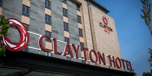 clayton hotel belfast accommodation 