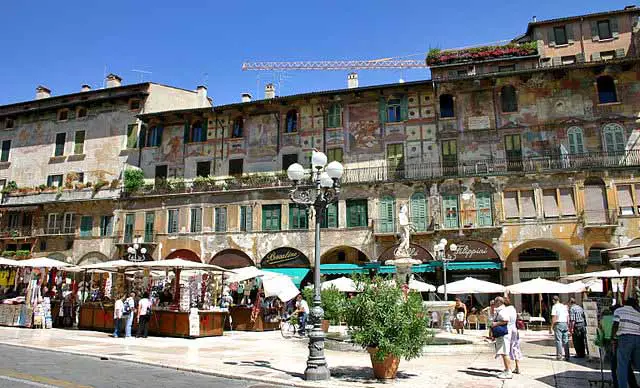 24 hours in Verona - Piazza Delle Erbe