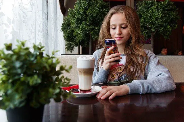 Use social media to find places to eat