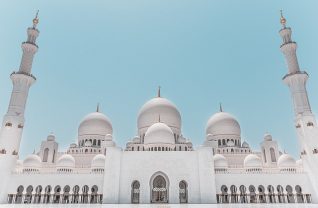 Abu Dhabi Travel Guide