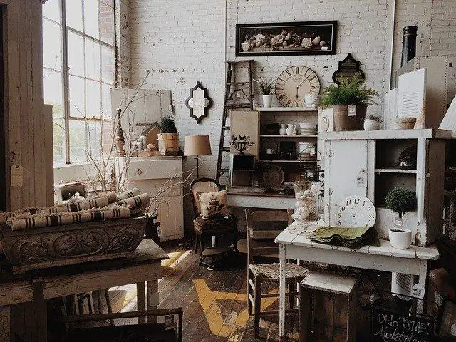 What To Do With Your Belongings When Travelling