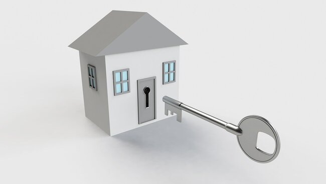 11 Ways to Protect Your Home When You’re Away on Vacation